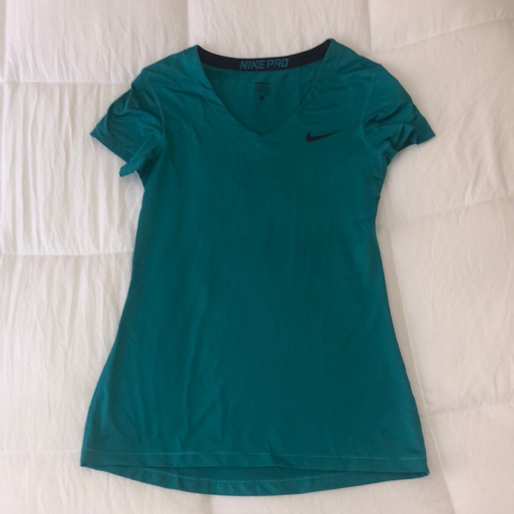 Nike Pro V-neck t-shirt